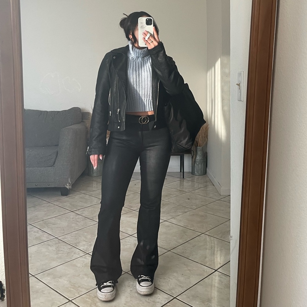 knit cropped turtleneck